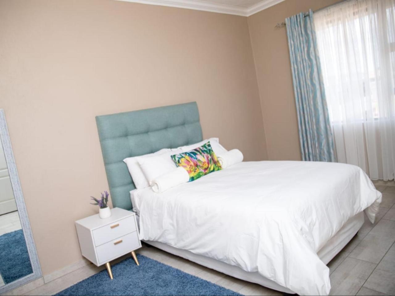 Andrimat Roadside Guest Lodge Mogwase Room photo